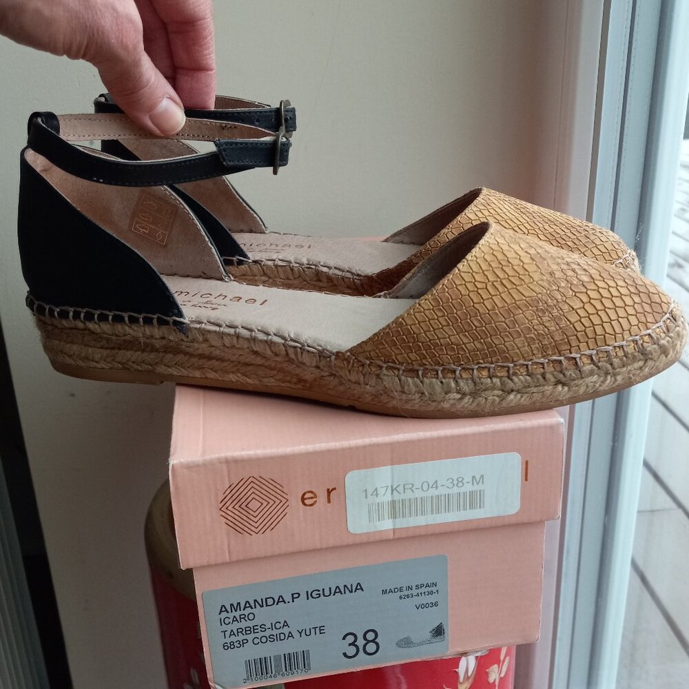 Eric Michael Amanda P Iquana Tan & Black Ankle Strap Espadrilles Sz 38 / 7 - 7.5